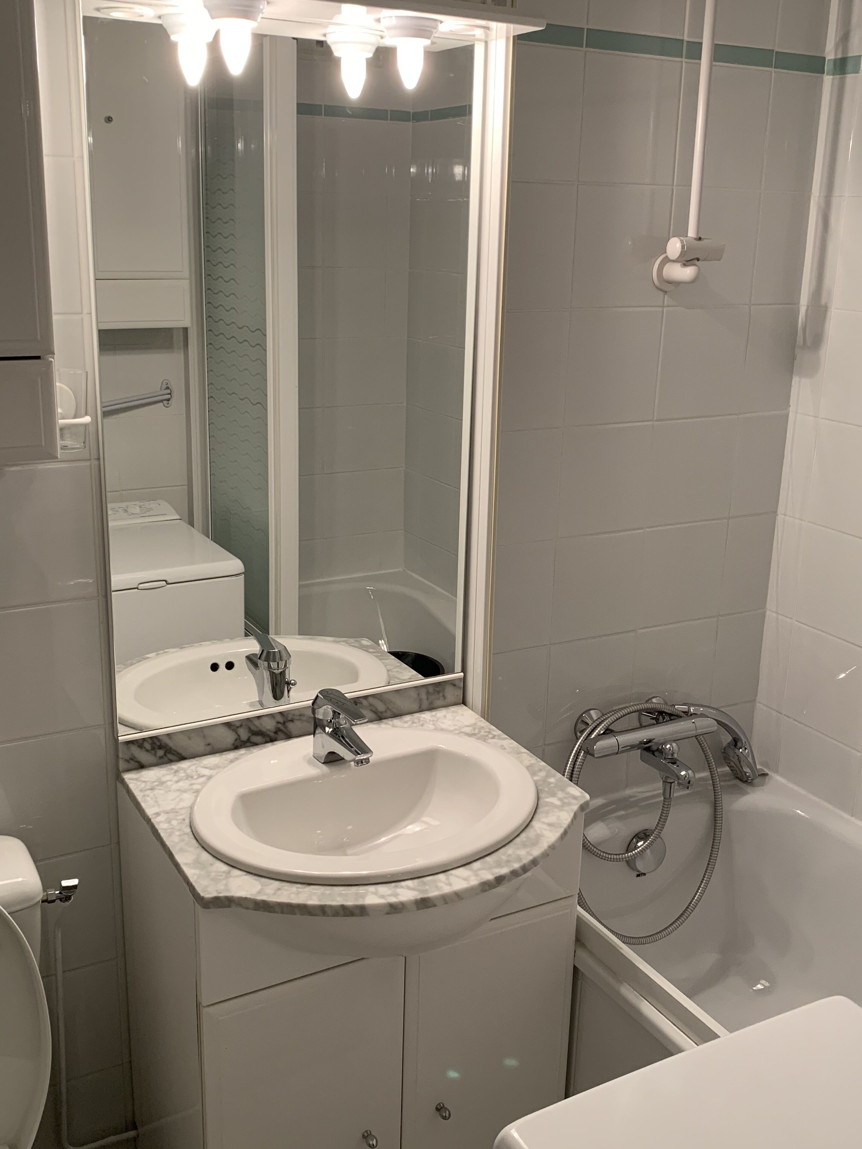 Badewanne, Haartrockner