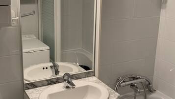 Badewanne, Haartrockner