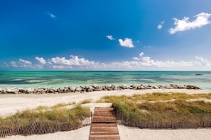 On the beach - Villa Silver Sands (Providenciales)