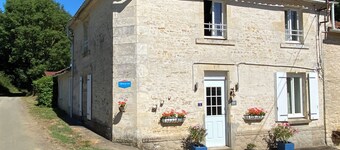 Le Gîte au Coin des Abeilles - Lovely rural three bedroom stone gîte with pool