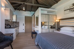 Premium bedding, pillow-top beds, in-room safe, laptop workspace