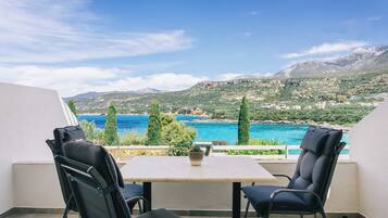 Comfort Studio, Beach View | Beach/ocean view