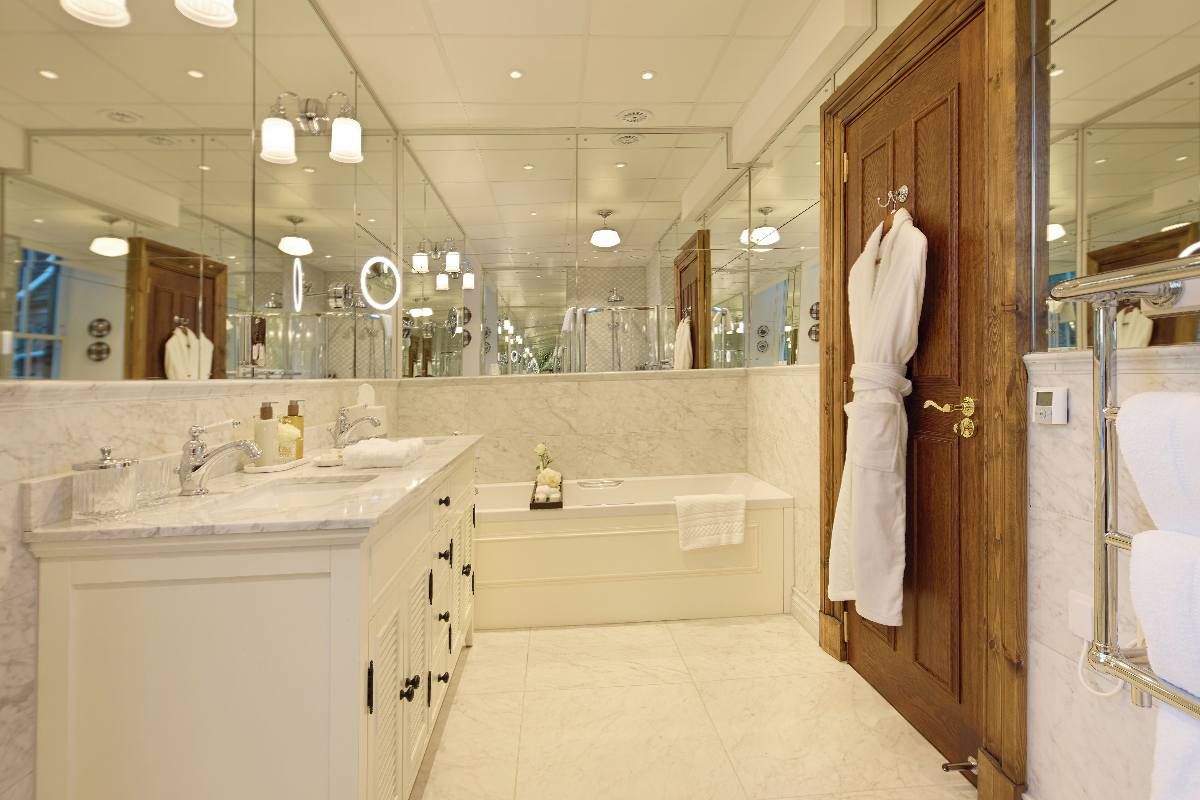 Foto - The Ambassador Hotel