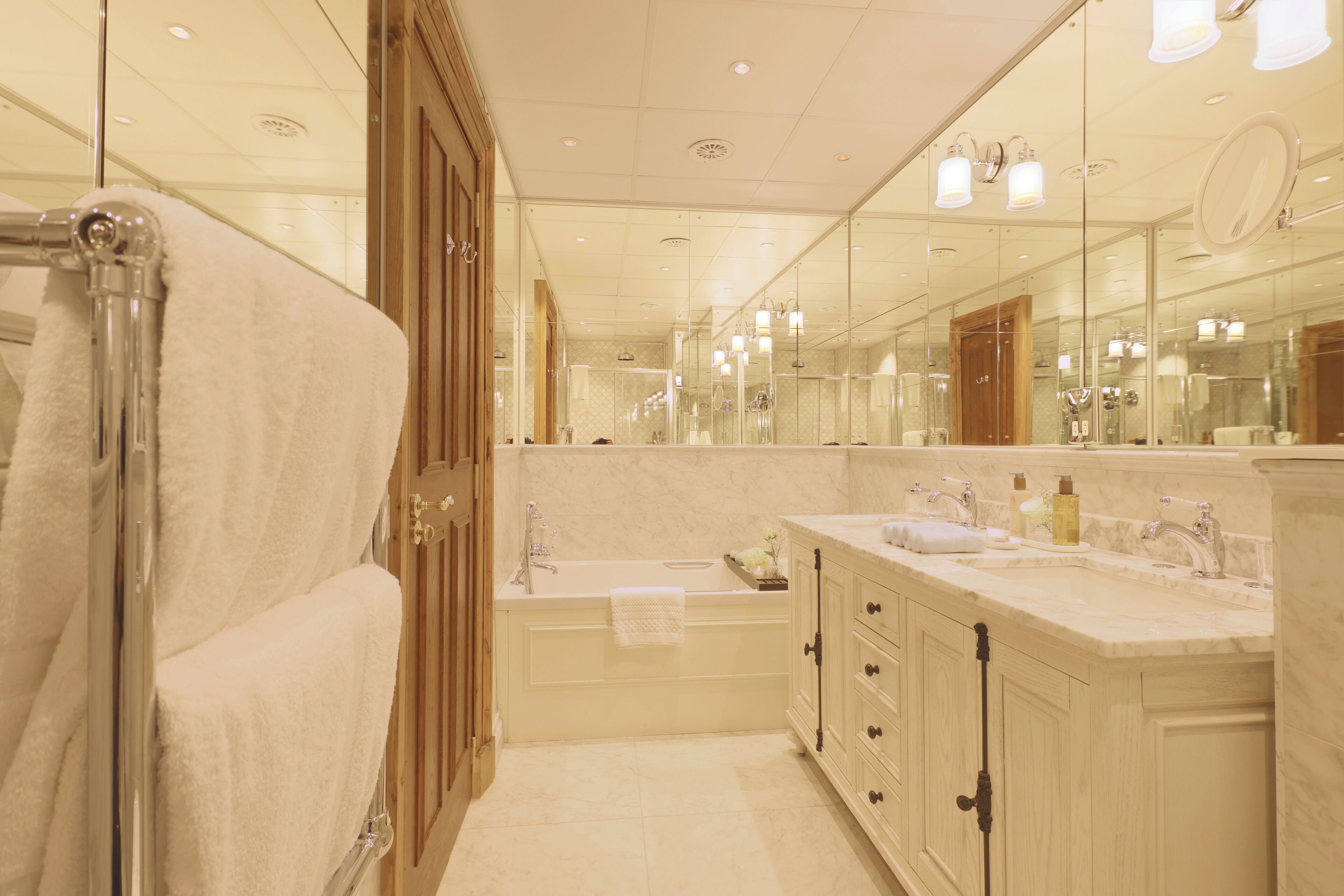 Foto - The Ambassador Hotel