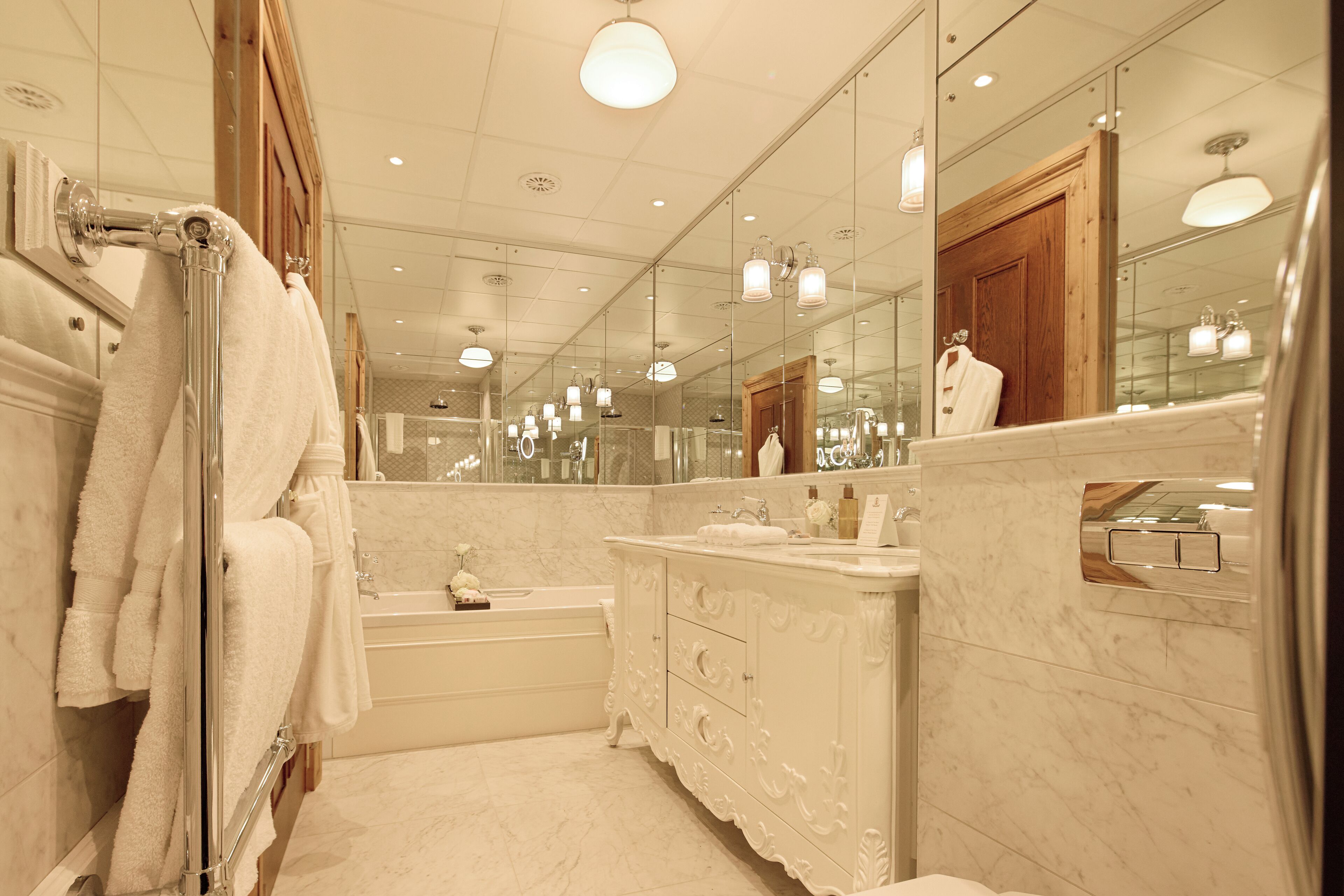 Foto - The Ambassador Hotel
