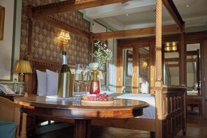 Superior Suite | In-room safe, individually decorated, individually furnished, desk - The Ambassador Hotel (Inverness)