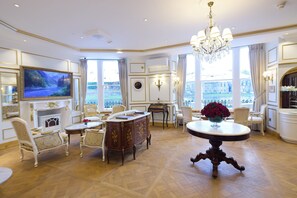 Reception hall - The Ambassador Hotel (Inverness)