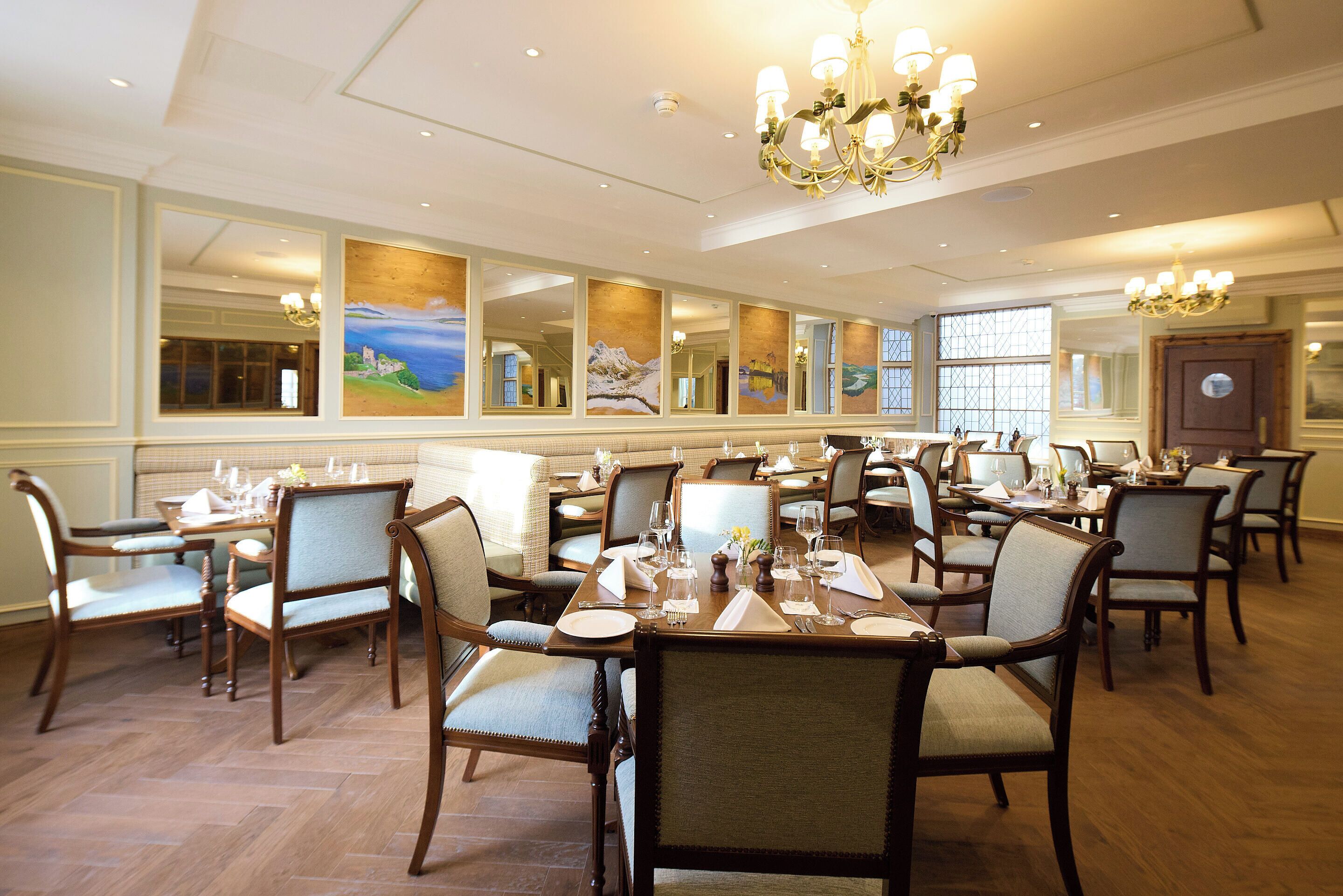 Der serveres morgenmad, frokost, aftensmad og internationale retter 