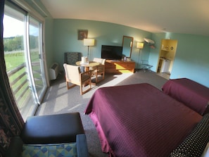 Desk, laptop workspace, iron/ironing board, free WiFi