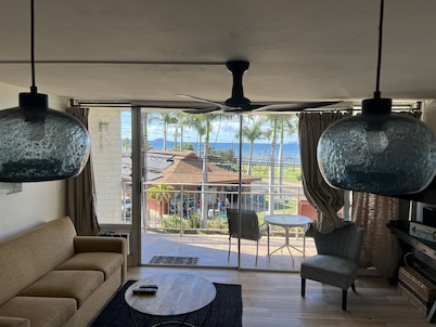 Ocean View!!! Newly Remodeled!🏝Steps to the Beach! 💗 Kihei Island Surf