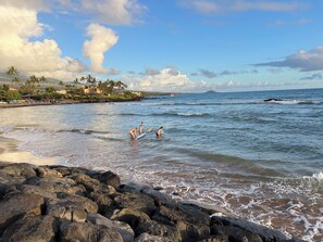 Ubicación a pie de playa, tumbonas y toallas de playa