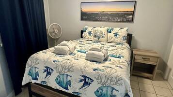 1 dormitorio, tabla de planchar con plancha, wifi gratis y ropa de cama