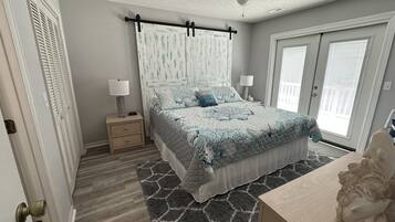 3 bedrooms, in-room safe, desk, iron/ironing board