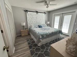 3 bedrooms, in-room safe, desk, iron/ironing board