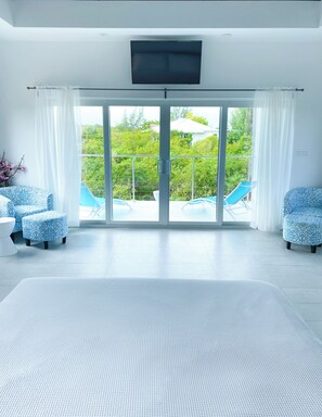 1 bedroom, in-room safe, iron/ironing board, free WiFi