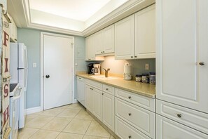 صورة غير مصنفة، 5 من 13، زرّ