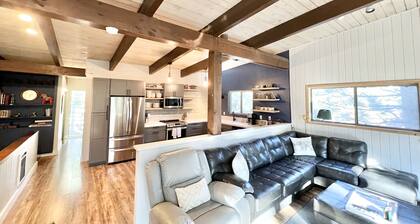 4 Bedroom Pet Friendly End UnitRemodeled Kitchen and master bath