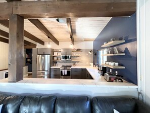 Fridge, microwave, oven, stovetop - 4 Bedroom Pet Friendly End UnitRemodeled Kitchen and master bath (Mammoth Lakes)