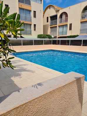 Pool - Homerez - Flat in Gruissan, shared pool (Gruissan)