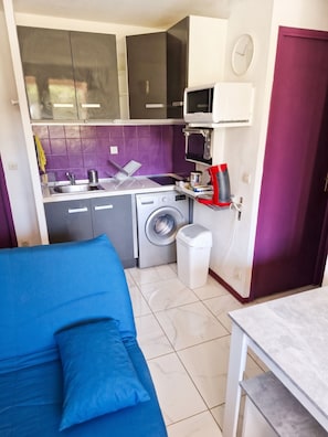 Interior - Homerez - Flat in Gruissan, shared pool (Gruissan)