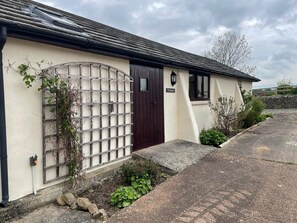 Exterior detail - The Shippon, Breathtaking Views, Private Hot Tub (Winkleigh)