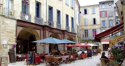 đĄ GĂźte 8 pers. spacieux & climatisĂ© avec piscine, entre histoire, nature et mer