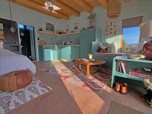 1 dormitorio, tabla de planchar con plancha, wifi gratis y ropa de cama
