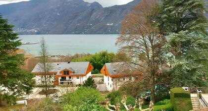 Apartment T4 Christina, panoramic view of the lake, near the city center, fully equipped.