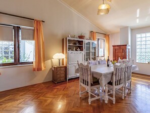 Dining - Beautiful apartment for 6 people with A/C, WIFI, TV and terrace (Banjole)