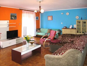 Living area - Lovely apartment for 4 guests with WIFI, A/C, TV and terrace (Veruda)