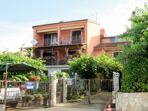 Exterior - Lovely apartment for 4 guests with WIFI, A/C, TV and terrace (Veruda)