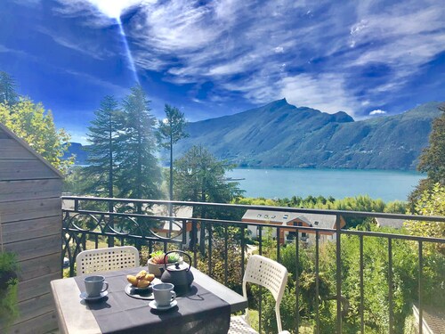 Beautiful duplex, air-conditioned, panoramic lake view, quality fittings, close to town center