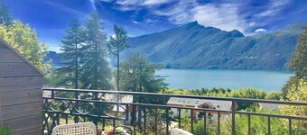 Beautiful duplex, air-conditioned, panoramic lake view, quality fittings, close to town center
