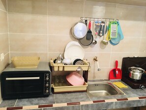 Economy Apartment | Private kitchenette | Fridge, oven, espresso maker, blender