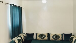 Economy Apartment | Desk - Dakhla Apartments (Dakhla)