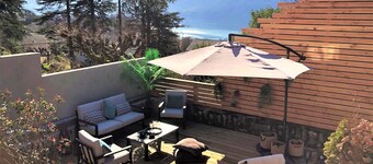 Very nice 2 bedroom air-cond loft, lake view, garden, private parking.