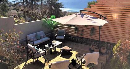 Very nice 2 bedroom air-cond loft, lake view, garden, private parking.