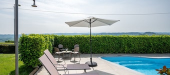 Beautiful  villa for 6 guests with private pool, WIFI, TV, terrace and parking