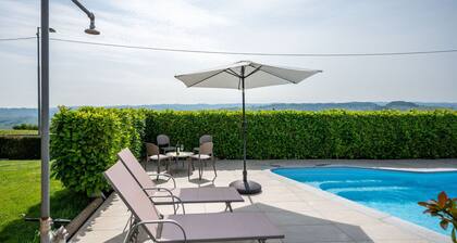 Beautiful villa for 6 guests with WIFI, private pool, TV and terrace