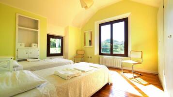 4 camere, culla da viaggio, Wi-Fi gratuito