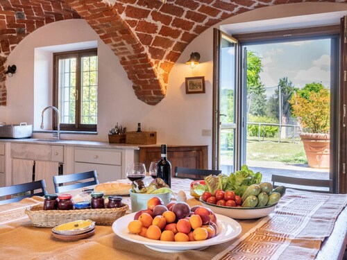 Alleinstehendes Ferienhaus mit privatem Pool, Klimaanlage,  W-LAN, TV, Innenhof, Panoramablick