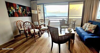 Two bedroom apartment with sea view, excellent location a few meters from the beach