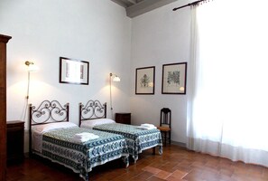 4 chambres, fer et planche Ă repasser, lit parapluie, Wi-Fi gratuit