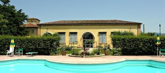 Incantevole appartamento in villa per 2 persone con WIFI, piscina, TV e vista panoramica