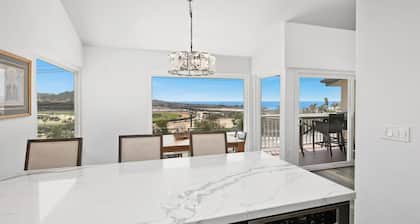 DEL MAR RETREAT & OCEAN VIEW! Walk to the beach!