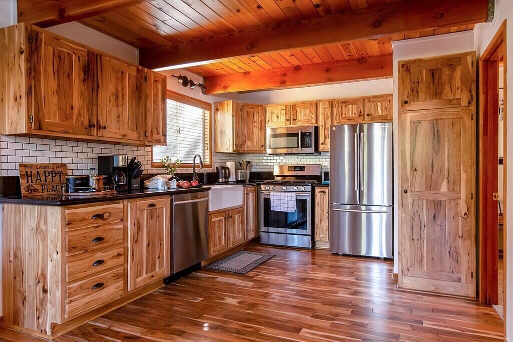 Frigorífic, microones, forn i placa de cuina 