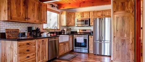 Frigorífic, microones, forn i placa de cuina