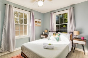 3 camere, una cassaforte in camera, una scrivania, ferro/asse da stiro