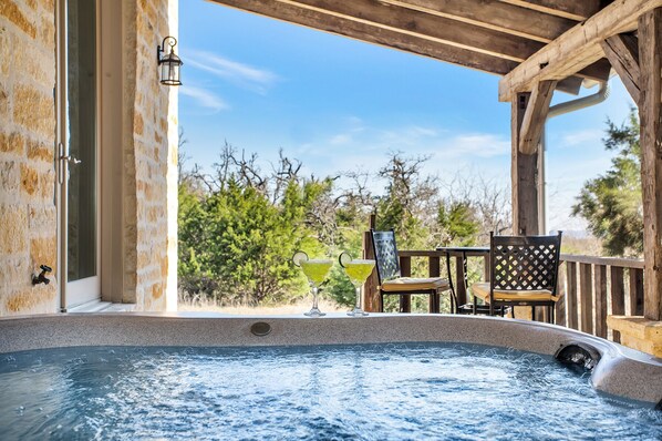 Outdoor spa tub