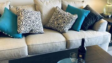 Televisión y chimenea